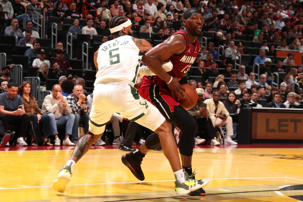 埃贝尔在接 埃贝尔在接