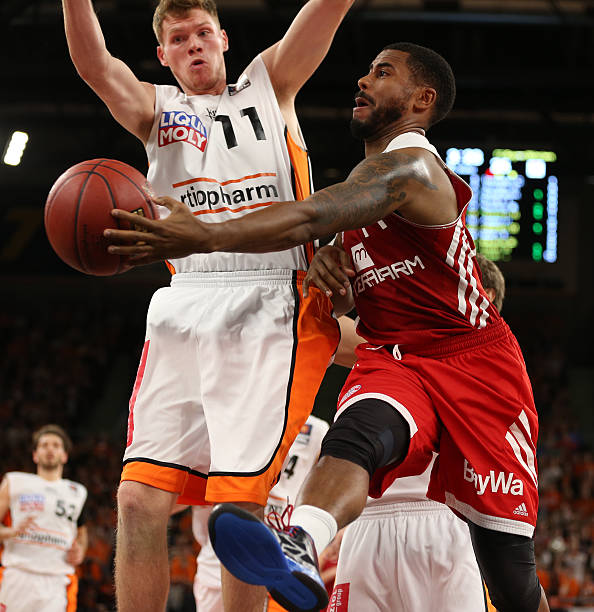 他获准带伤 他获准带伤